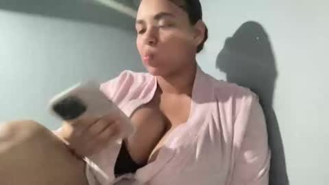 Snapshot of jousanie chatting on September 15, 2025, 3:28 am Josousie online show from September 15, 2025, 3:28 am
