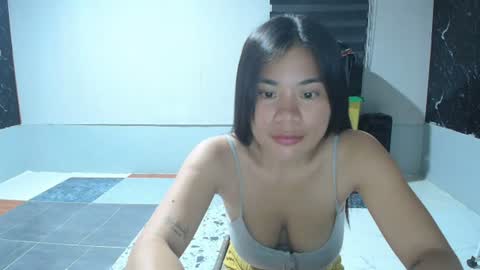 Snapshot of jove_thefoxgirl chatting on June 17, 2026, 7:37 pm lyn online show from June 17, 2026, 7:37 pm