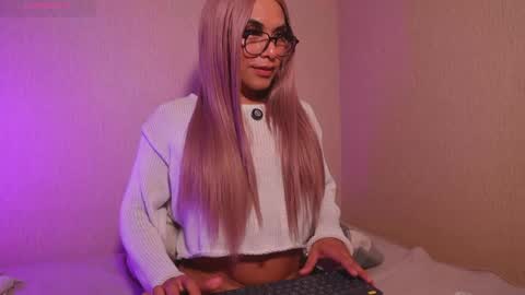 Danae online show from May 16, 2026, 12:07 am