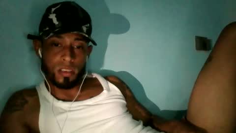 jpineda97 online show from January 16, 2026, 4:27 am