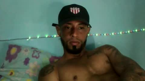 jpineda97 online show from February 3, 2026, 4:21 am