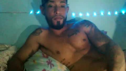 jpineda97 online show from February 6, 2026, 5:23 am