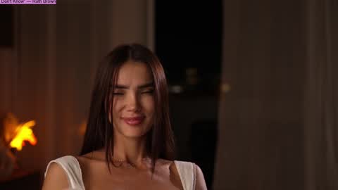 Jennifer Diaz online show from September 29, 2025, 6:57 pm