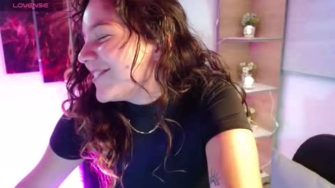 Josneidy  Jos   online show from October 23, 2025, 4:12 am