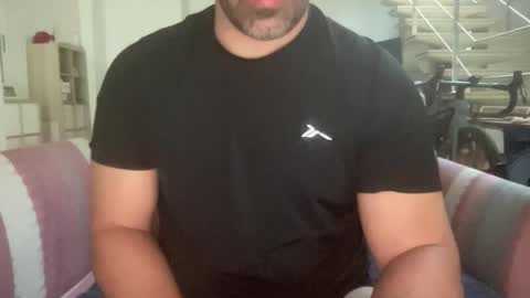 jsrmr online show from November 9, 2025, 8:23 am