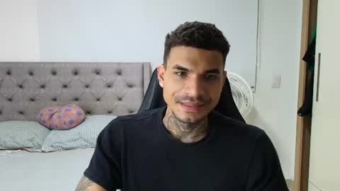 Snapshot of juan_gomez_1 chatting on June 25, 2026, 5:12 am juan_gomez_1 online show from June 25, 2026, 5:12 am