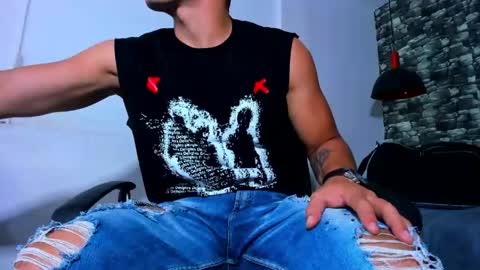 juan_jsmith online show from May 3, 2026, 9:43 pm