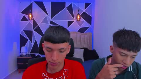 JuanSteven online show from November 5, 2025, 4:34 am