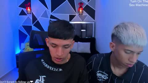 JuanSteven online show from April 14, 2026, 1:22 am