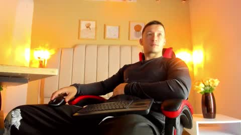 JUAN online show from December 5, 2025, 1:31 pm