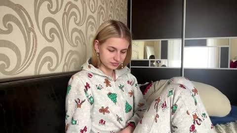 Lola online show from April 23, 2026, 6:03 am