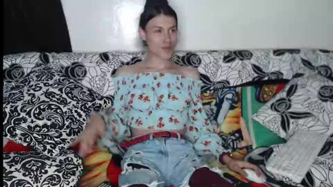 JUANA ALEJANDRA VELEZ online show from January 17, 2025, 5:32 am