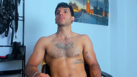 Juan Esteban online show from October 15, 2025, 2:44 am