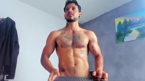 Juan Esteban online show from May 13, 2026, 3:53 pm