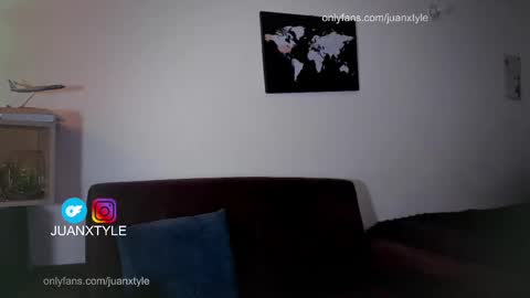 . online show from September 27, 2025, 2:33 pm