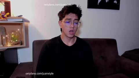 . online show from October 7, 2025, 7:33 pm