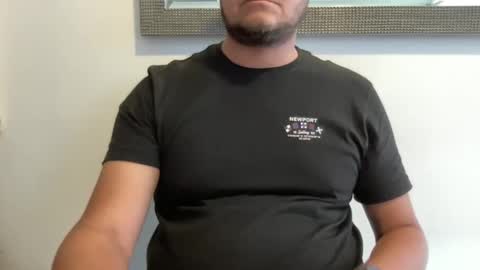 juandavergax42 online show from February 4, 2026, 9:42 pm