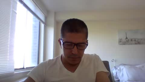 Snapshot of juanearth1 chatting on June 9, 2026, 10:10 pm juanearth1 online show from June 9, 2026, 10:10 pm