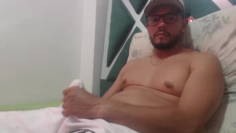 juanfe_style online show from November 8, 2025, 3:23 pm