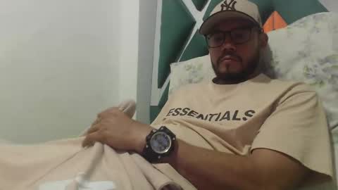 juanfe_style online show from December 5, 2025, 3:48 am