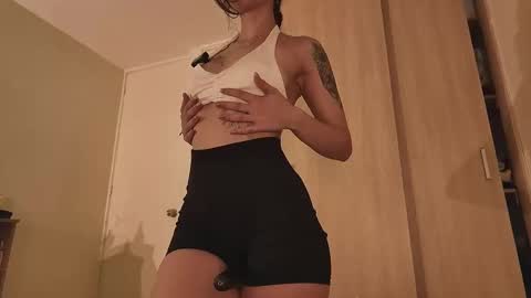 juanilla99 online show from October 1, 2025, 4:40 am