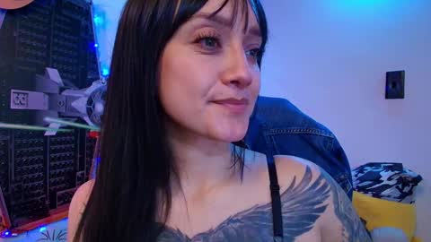 Juanita online show from February 5, 2025, 9:18 pm