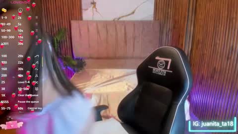 Snapshot of juanita_tay chatting on January 17, 2026, 12:54 pm JUANITA online show from January 17, 2026, 12:54 pm