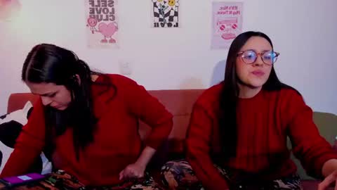 juanitaaa_ online show from August 3, 2026, 1:37 am