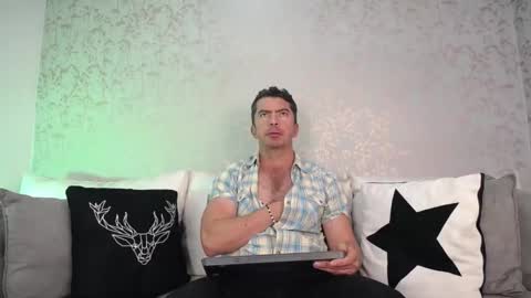 Snapshot of juank_fit45 chatting on October 2, 2025, 1:51 pm Juan k online show from October 2, 2025, 1:51 pm