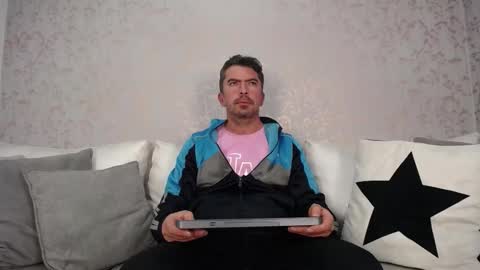 Snapshot of juank_fit45 chatting on November 13, 2025, 1:43 pm Juan k online show from November 13, 2025, 1:43 pm