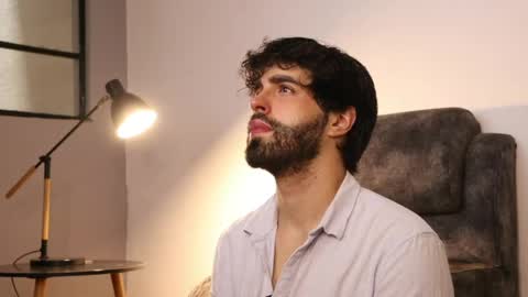 juanmilano online show from May 20, 2026, 2:12 pm