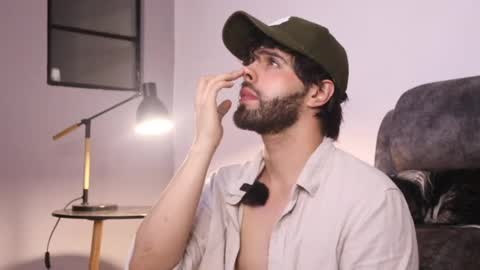 juanmilano online show from May 25, 2026, 12:38 am