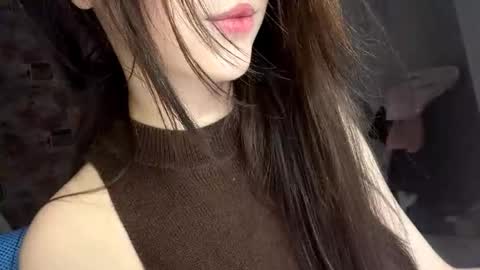 Mila online show from January 8, 2026, 2:41 pm