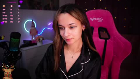 Snapshot of juicy___angel chatting on December 2, 2024, 6:21 pm Angelina online show from December 2, 2024, 6:21 pm