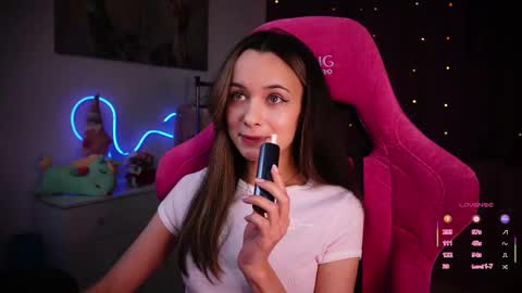 Snapshot of juicy___angel chatting on February 18, 2025, 8:03 pm Angelina online show from February 18, 2025, 8:03 pm