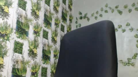 Snapshot of juicy_gold22 chatting on December 13, 2024, 7:25 am Mariagold online show from December 13, 2024, 7:25 am