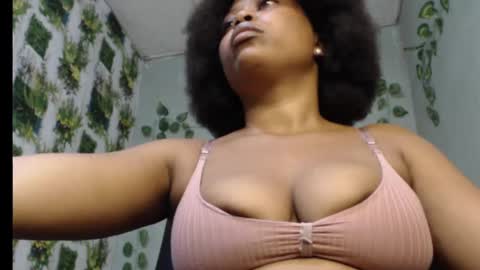 Snapshot of juicy_gold22 chatting on March 1, 2025, 6:54 pm Mariagold online show from March 1, 2025, 6:54 pm