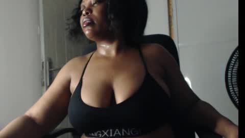 Snapshot of juicy_gold22 chatting on June 3, 2026, 6:02 pm Mariagold online show from June 3, 2026, 6:02 pm