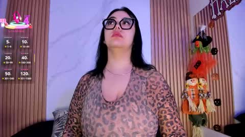 Juicy online show from November 1, 2025, 11:12 am