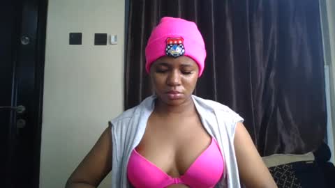 Snapshot of juicy_pussy1122 chatting on January 22, 2025, 2:59 am Emily online show from January 22, 2025, 2:59 am