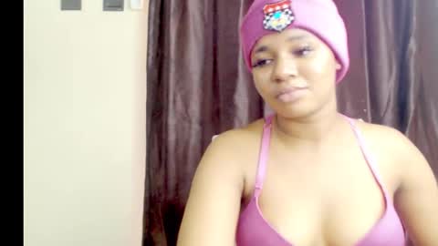 Snapshot of juicy_pussy1122 chatting on January 22, 2025, 3:29 pm Emily online show from January 22, 2025, 3:29 pm