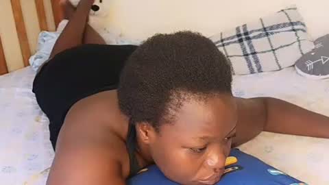 Snapshot of juicybooty_001 chatting on February 6, 2026, 10:40 am Sweetass online show from February 6, 2026, 10:40 am