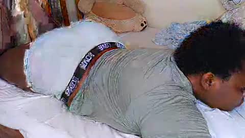 Snapshot of juicybooty_001 chatting on March 12, 2026, 9:59 am Sweetass online show from March 12, 2026, 9:59 am