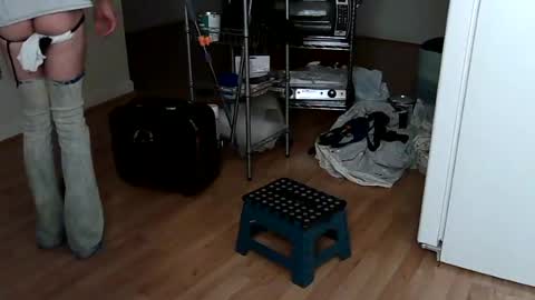 juicyfruit1996 online show from July 8, 2026, 7:57 am