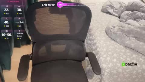 1 online show from December 1, 2025, 9:36 am