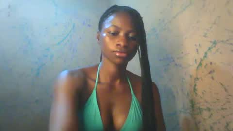 juicypiexx online show from October 6, 2025, 3:53 pm