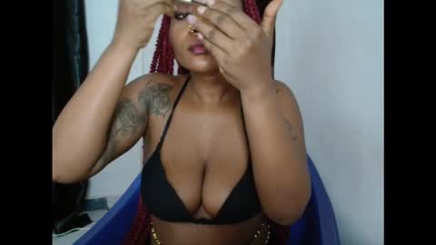 juicyxpink online show from October 6, 2025, 11:24 pm