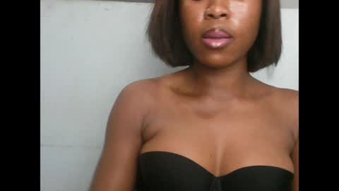 juicyyxboobs online show from May 18, 2026, 8:58 pm