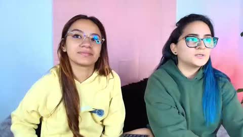 Snapshot of jules_n_gia chatting on September 30, 2025, 10:15 pm Jules and Gia online show from September 30, 2025, 10:15 pm