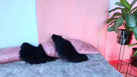 Snapshot of jules_n_gia chatting on October 15, 2025, 10:15 am Jules and Gia online show from October 15, 2025, 10:15 am